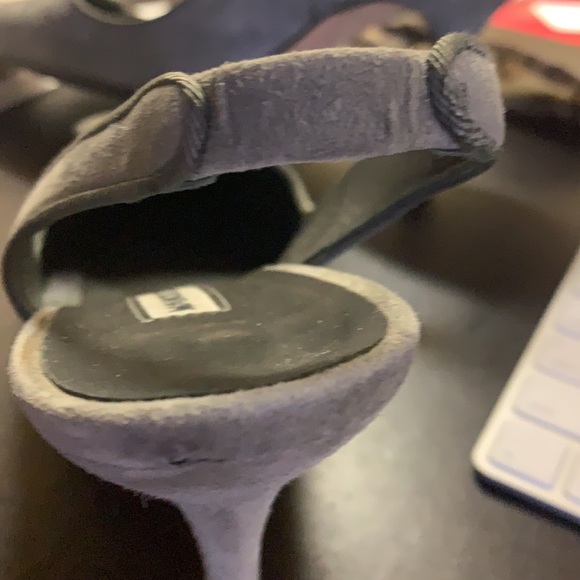 Size 7 grey suade heal - Picture 5 of 6